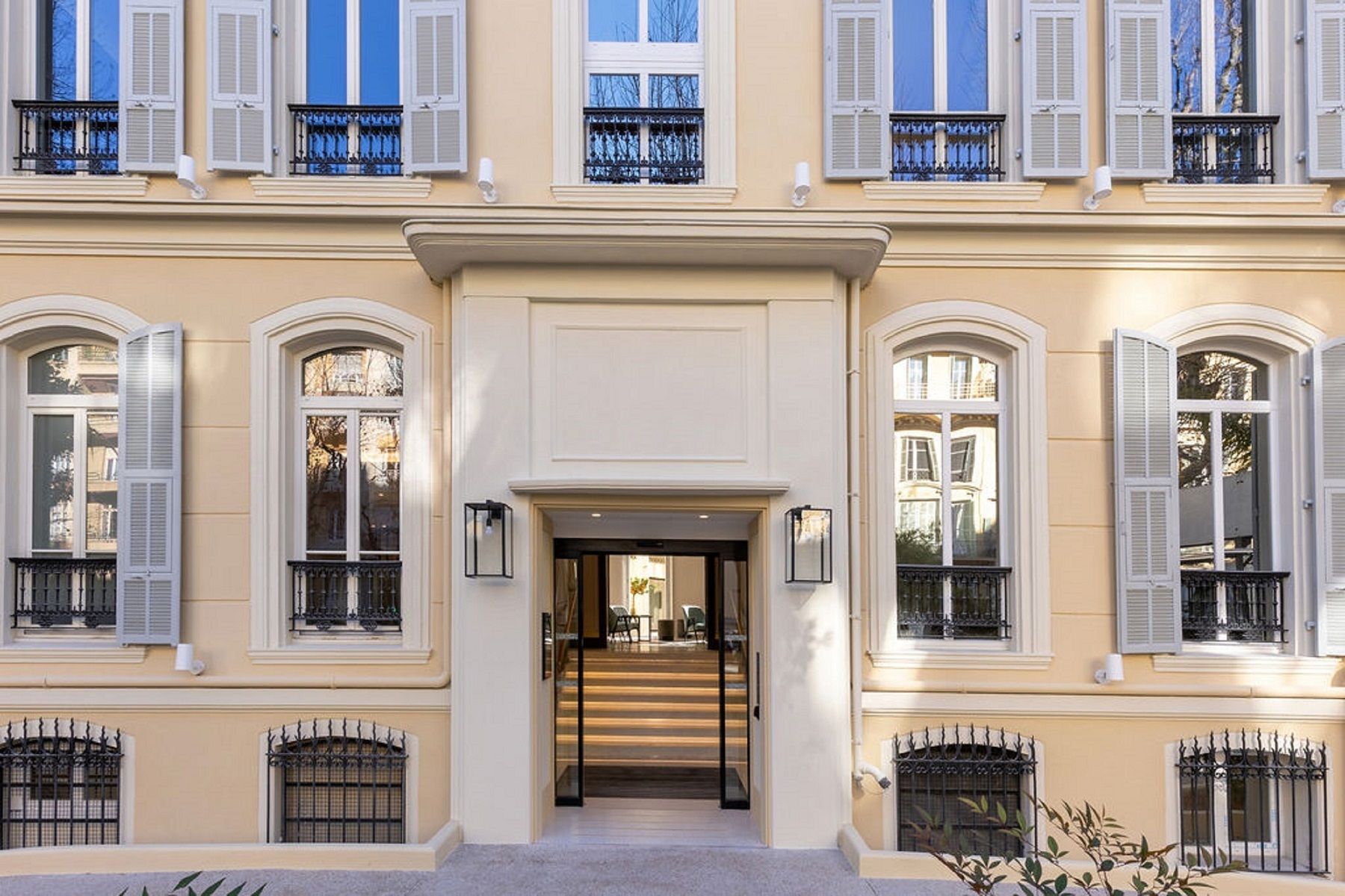 Hotel Apollinaire Nice 2